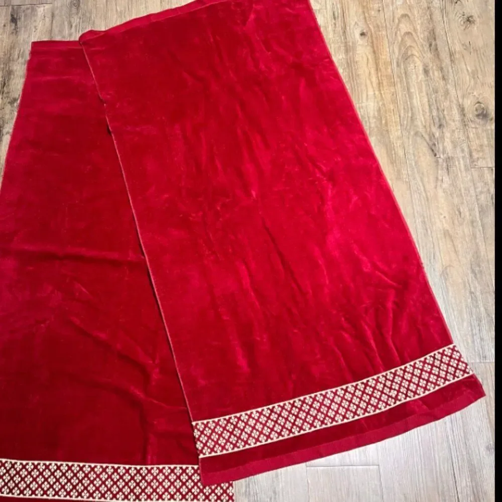 Vintage The Avanti Look Lux Collection Red Bath Towel w/ Embroidered Accent NWOT